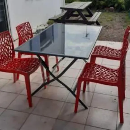 Holiday home Maison Calme Avec Jardin Clos, A Proximite De La Et Des Pistes Cyclables, 4 Couchages - Fr-1-246a-376